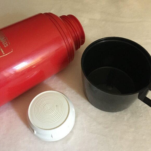 Made in England Vintage 1970s Thermos® Retro Red Bottle 16 oz - Picture 8 of 11
